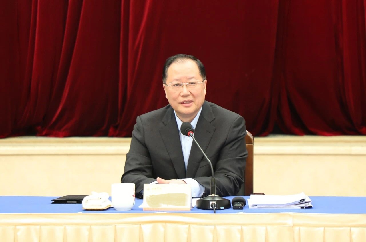 毛偉明省長(zhǎng)出席全省民營(yíng)企業(yè)家座談會(huì)，湘江電纜董事長(zhǎng)侯少斌應(yīng)邀參加