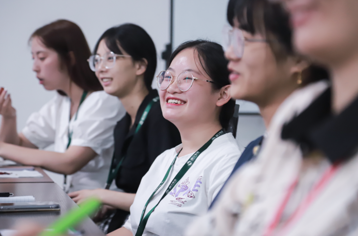 情滿中秋，共話未來(lái)。湘江電纜工會(huì)舉行中秋茶話會(huì)