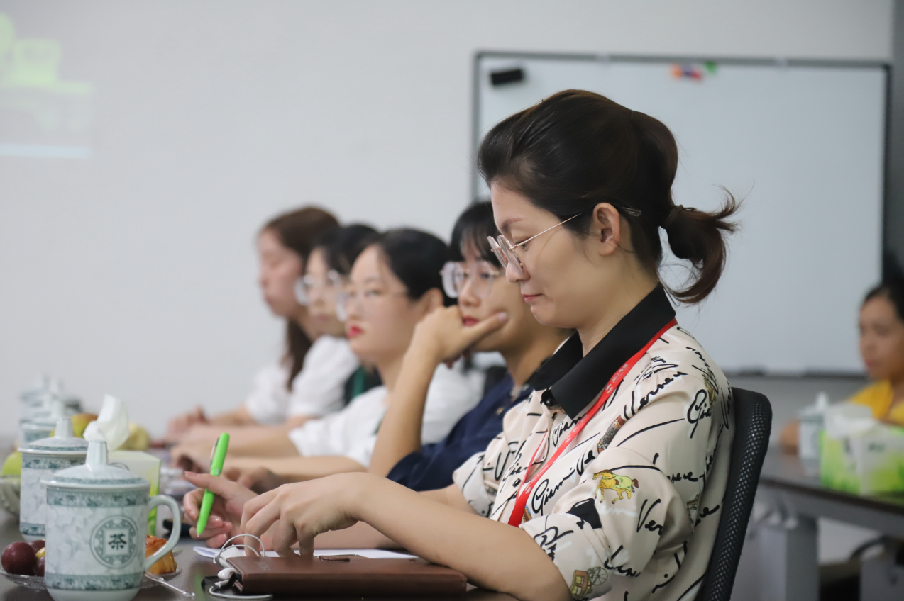 情滿中秋，共話未來(lái)。湘江電纜工會(huì)舉行中秋茶話會(huì)